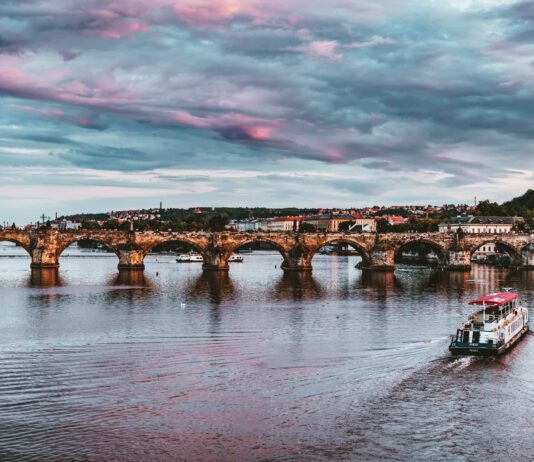 V Praze odhalili první sochu Marie Terezie na území Česka